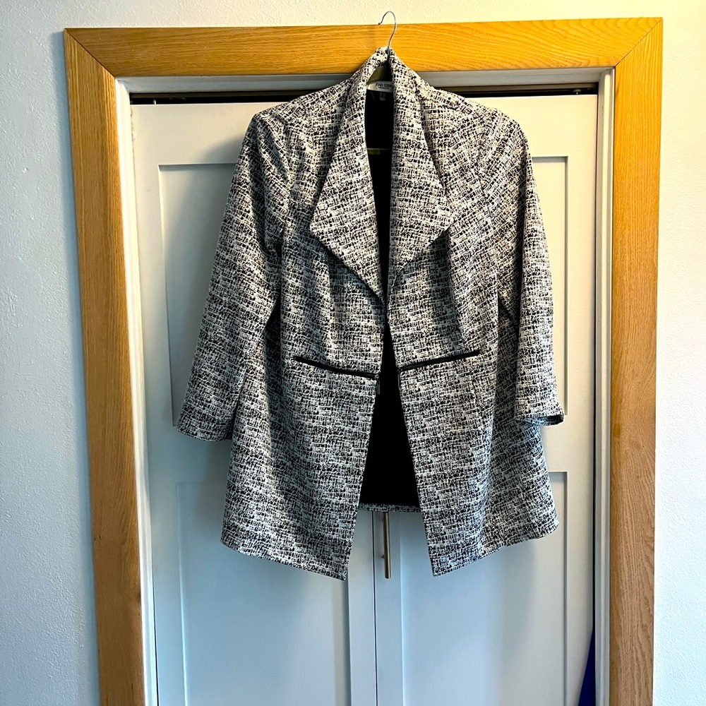 Plus size long Jacket/Blazer. Beautiful Black and white with ornamental zippers.